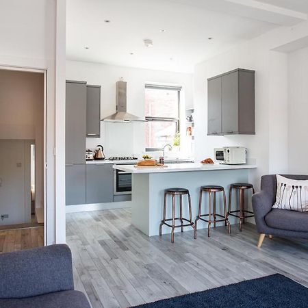 Modern Luxury Apartment, Sleeps 6, Best Location Belfast Dış mekan fotoğraf
