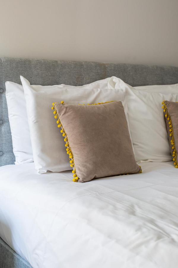 Modern Luxury Apartment, Sleeps 6, Best Location Belfast Dış mekan fotoğraf
