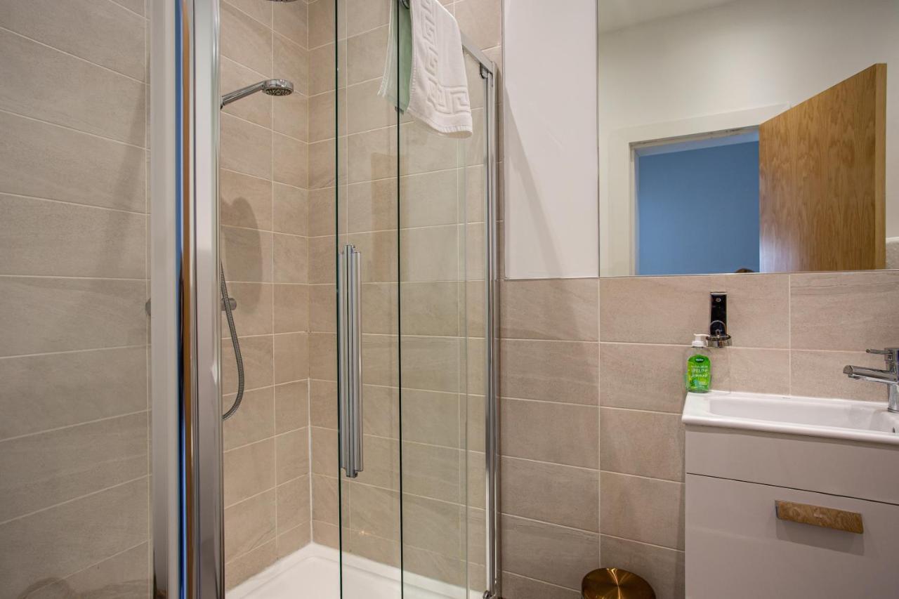 Modern Luxury Apartment, Sleeps 6, Best Location Belfast Dış mekan fotoğraf