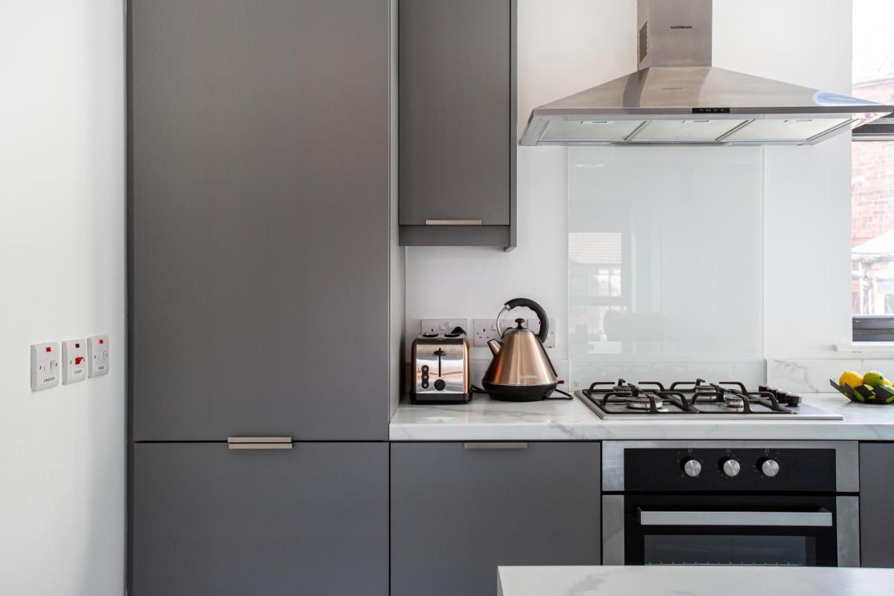 Modern Luxury Apartment, Sleeps 6, Best Location Belfast Dış mekan fotoğraf