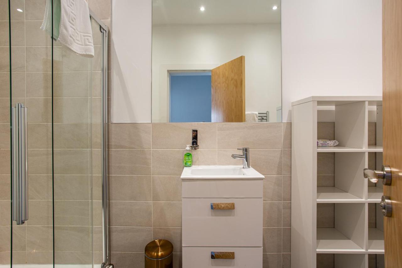 Modern Luxury Apartment, Sleeps 6, Best Location Belfast Dış mekan fotoğraf