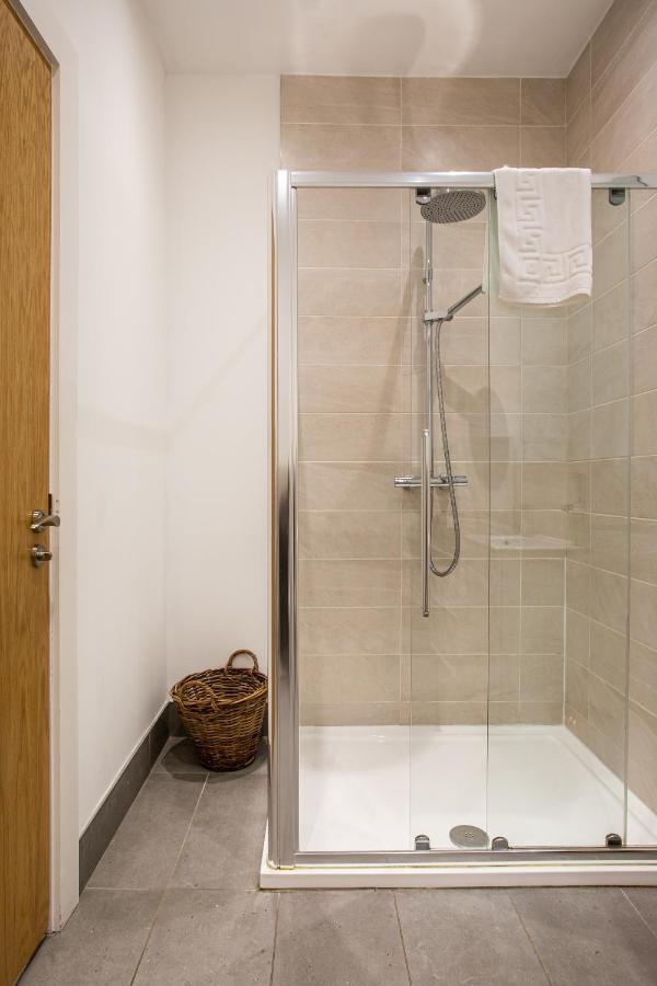 Modern Luxury Apartment, Sleeps 6, Best Location Belfast Dış mekan fotoğraf